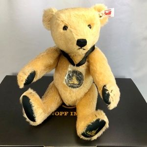 Steiff Disney World 50th Anniversary Celebration Bear 683855 Limited Edition NEW